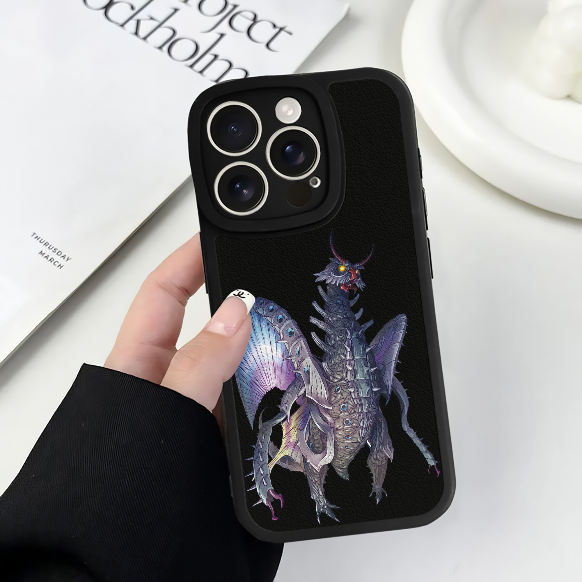 （画像用） ウルトラマン Ultraman 【iPhone 16シリーズ対応】シリコンスマホケース（レザー調） 材質：シリコン